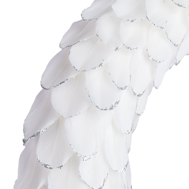Humble & Mash White Feather Wreath close up