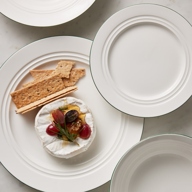 Maxwell & Williams White Basics Edge Rim Dinner Plates, Set of 4