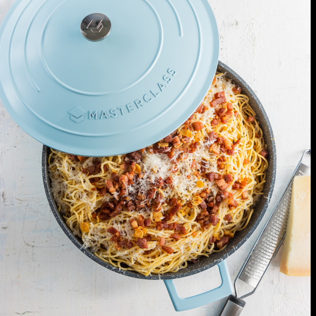 MasterClass Cast Aluminium Shallow Casserole Dish, 4L - Sky Blue