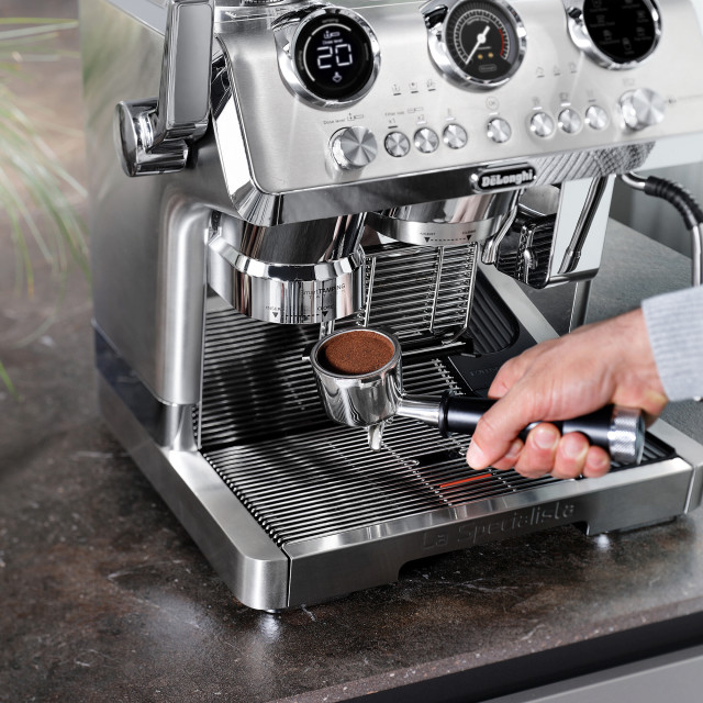 DeLonghi La Specialista Maestro Manual Pump Espresso Coffee Machine, EC9885.M