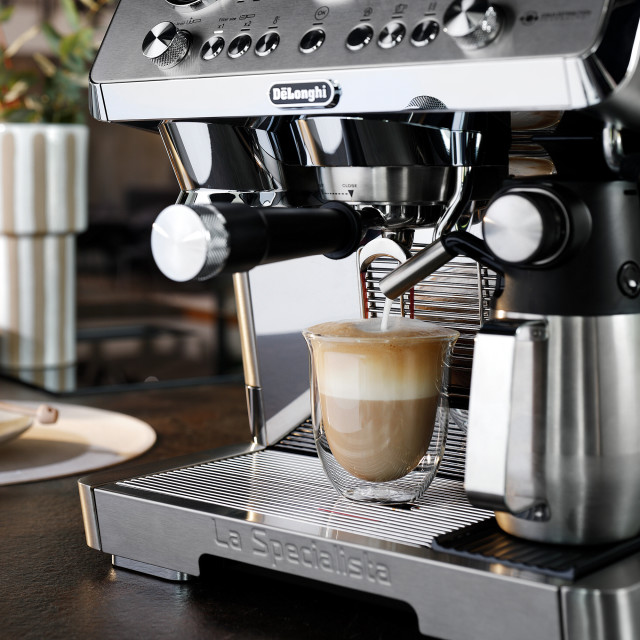 DeLonghi La Specialista Maestro Manual Pump Espresso Coffee Machine, EC9885.M
