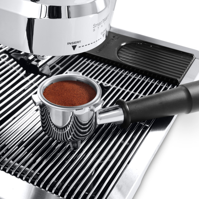 DeLonghi La Specialista Maestro Manual Pump Espresso Coffee Machine, EC9885.M