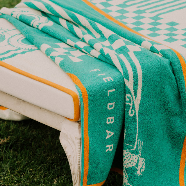 Fieldbar Racing Beach Towel