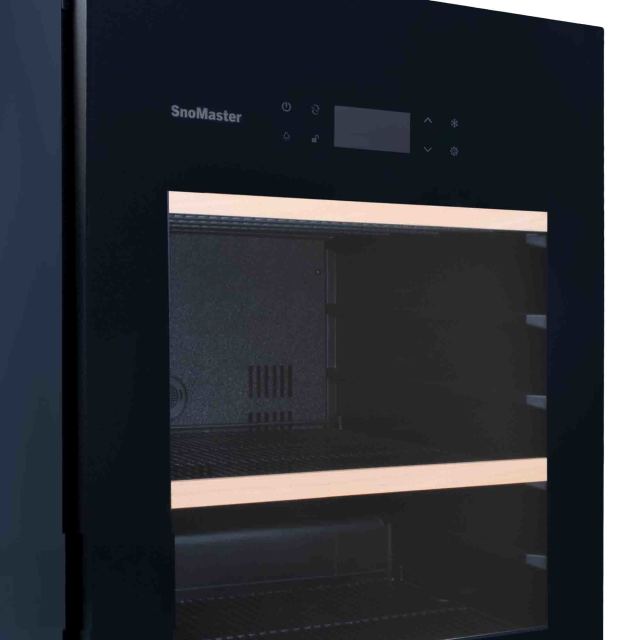 SnoMaster Under-Counter Beverage Cooler, 145L