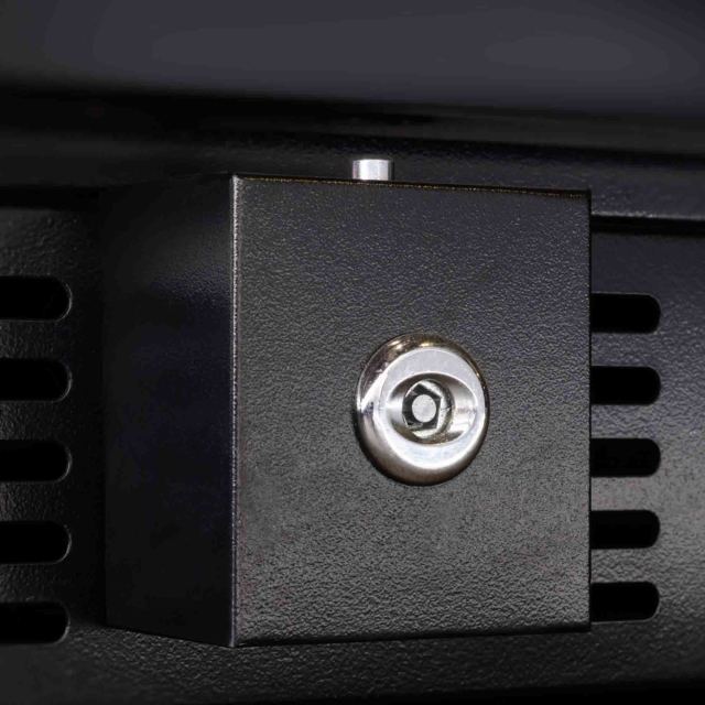 SnoMaster Under-Counter Beverage Cooler, 145L