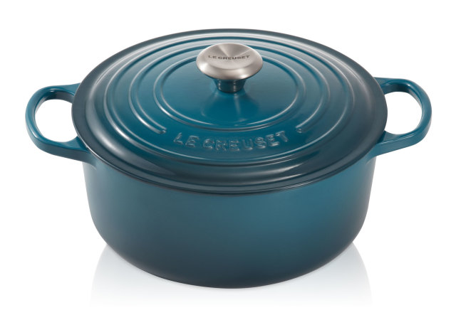 Le Creuset Signature 5.3 Litre Round Cast Iron Casserole, 26cm
