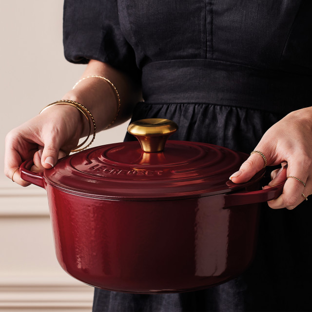 Le Creuset Signature 5.3 Litre Round Cast Iron Casserole, 26cm - Rhone