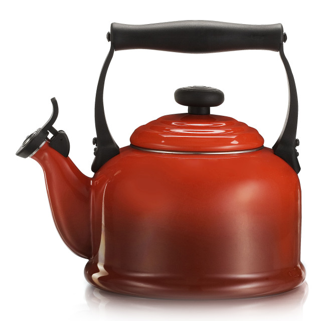 Le Creuset Traditional Stovetop Kettle, 2.1 Litre - Cherry product shot