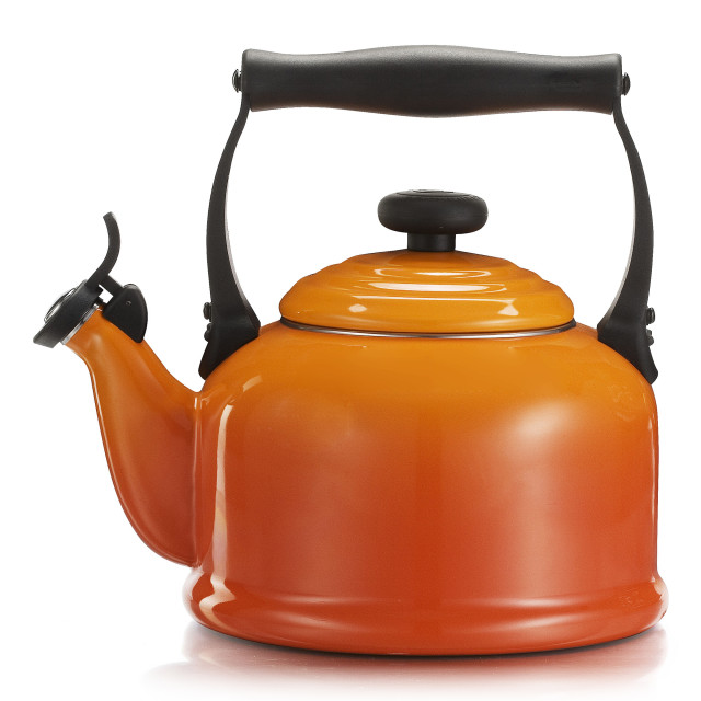 Le Creuset Traditional Stovetop Kettle, 2.1 Litre - Flame product shot
