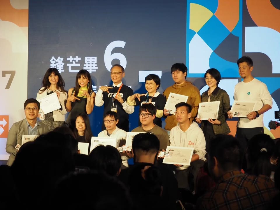 一野森林分享給大家的一段話:「這個社會上比你有條件有能力做的人很多,但比你更想做好這件事的,應該…|聽見AED圖3