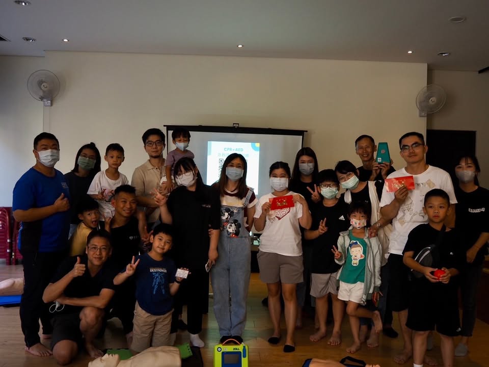 感謝珞誠家醫內兒診所診所捐贈AED給公園i-Park社區｜聽見AED圖2