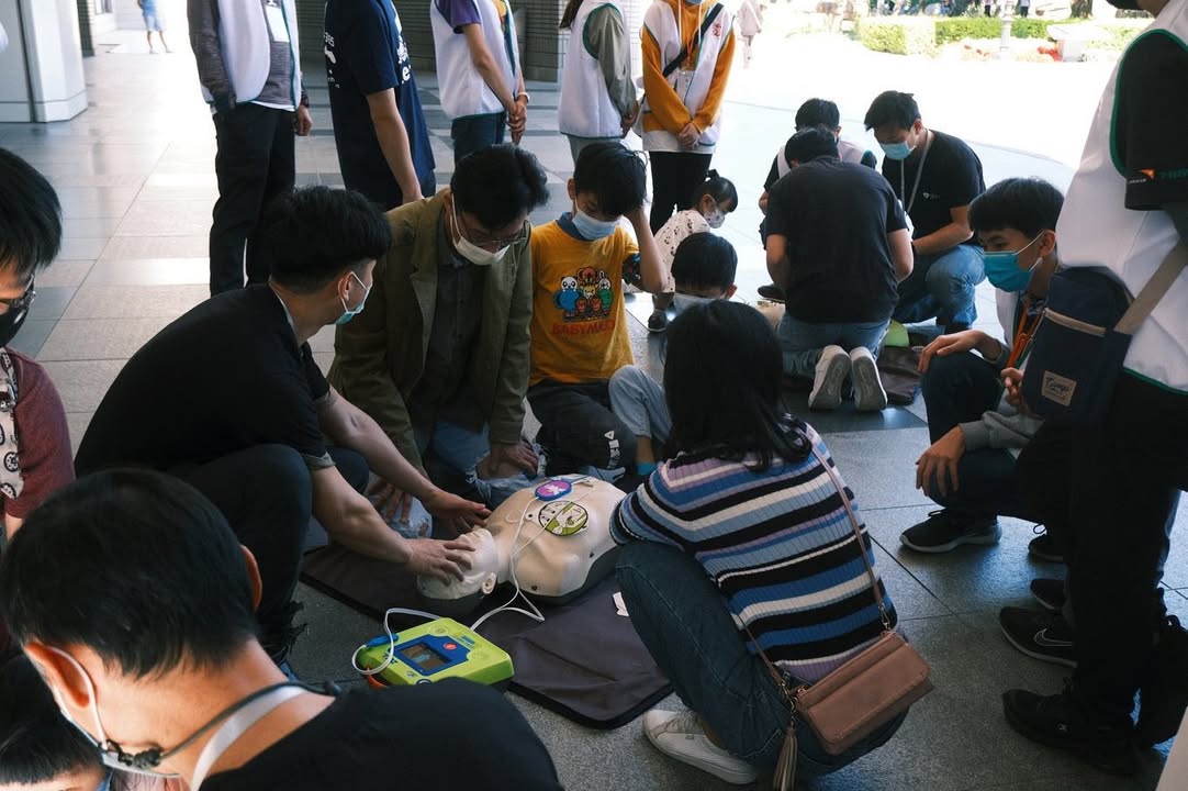 志工出任務\(^o^)/|聽見AED圖4