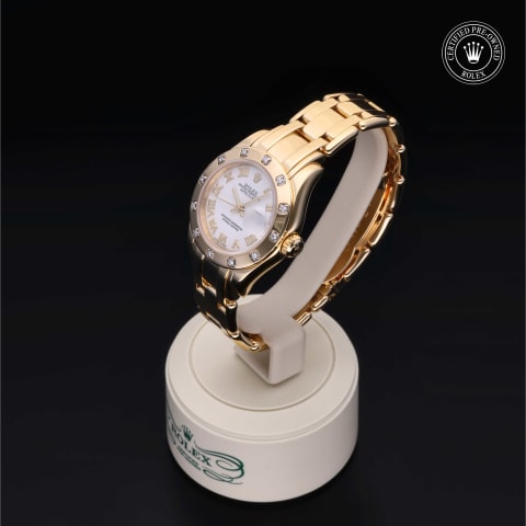 Oyster Perpetual Pearlmaster 29