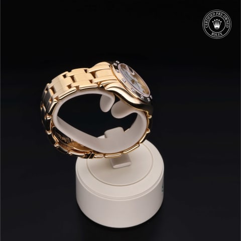 Oyster Perpetual Pearlmaster 29