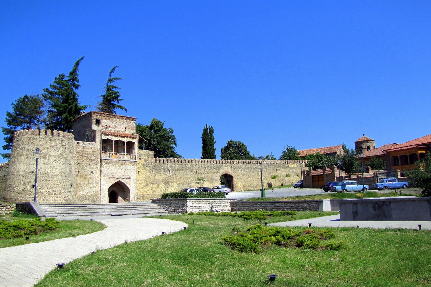 Batonis Tsikhe — Historic Fortress