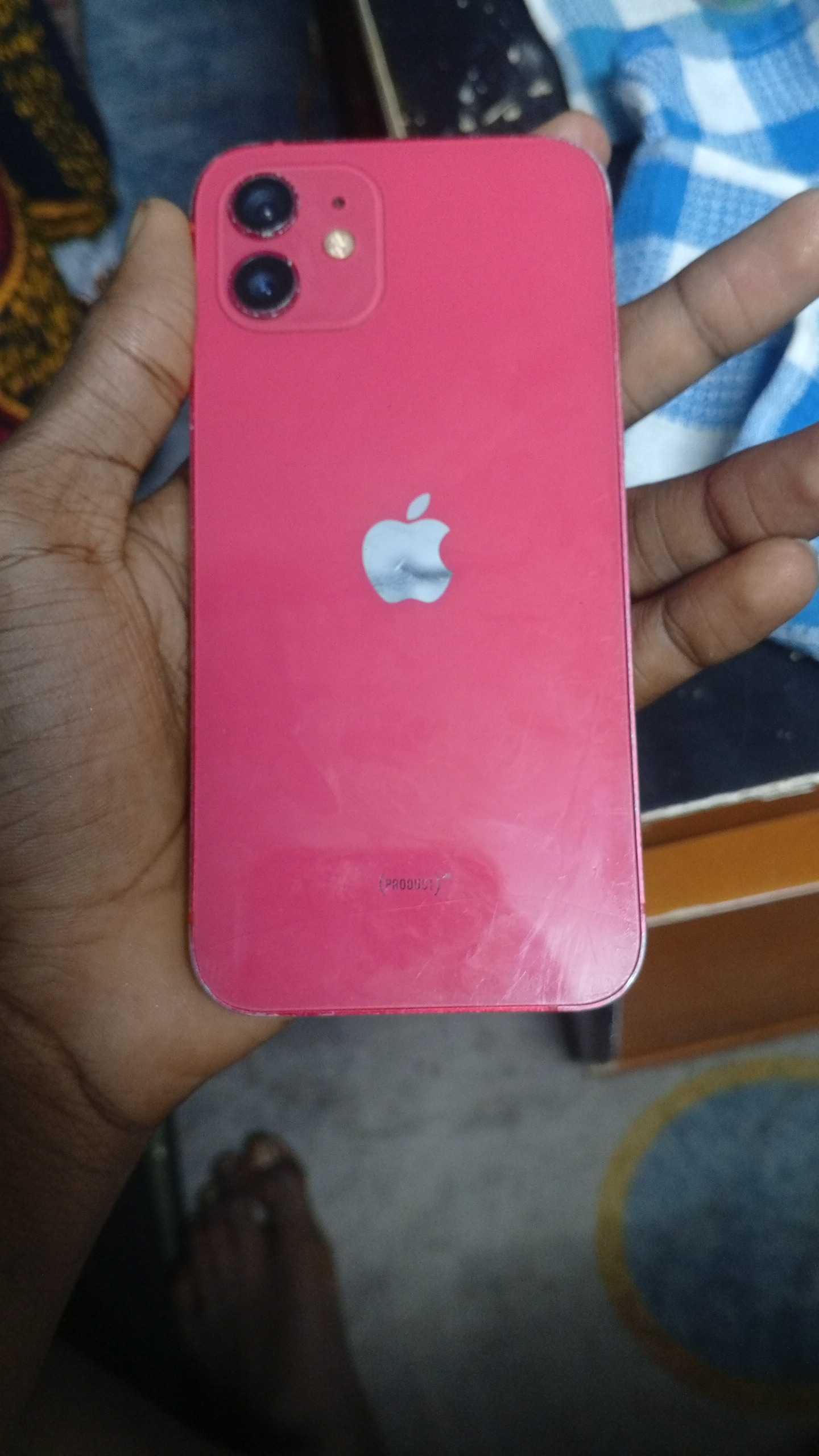 Photo de Iphone 12 rouge