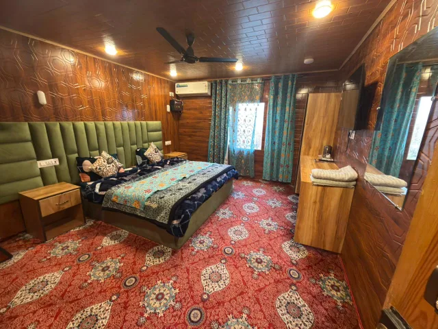 Dandoo Heritage Houseboat photo 3