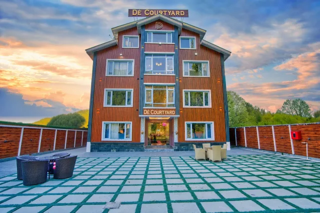 Hotel De Courtyard