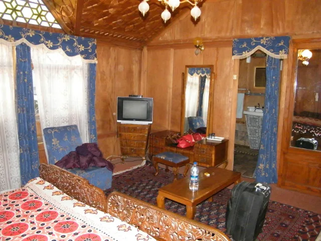 Dawn Group of Houseboats photo 4