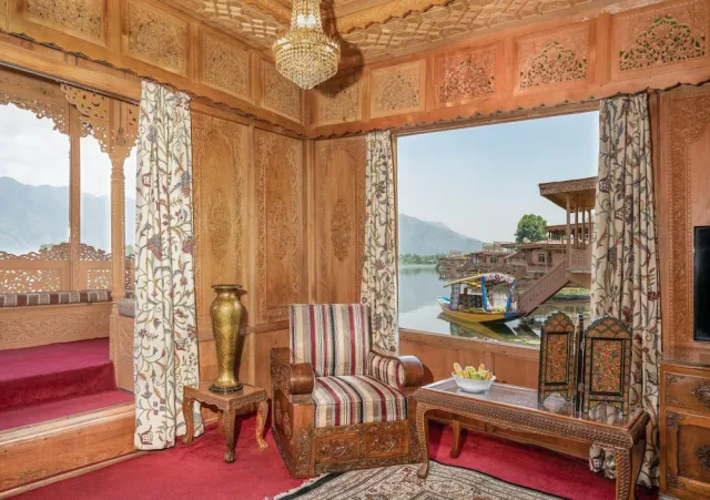 WelcomHeritage Gurkha Houseboats photo 2