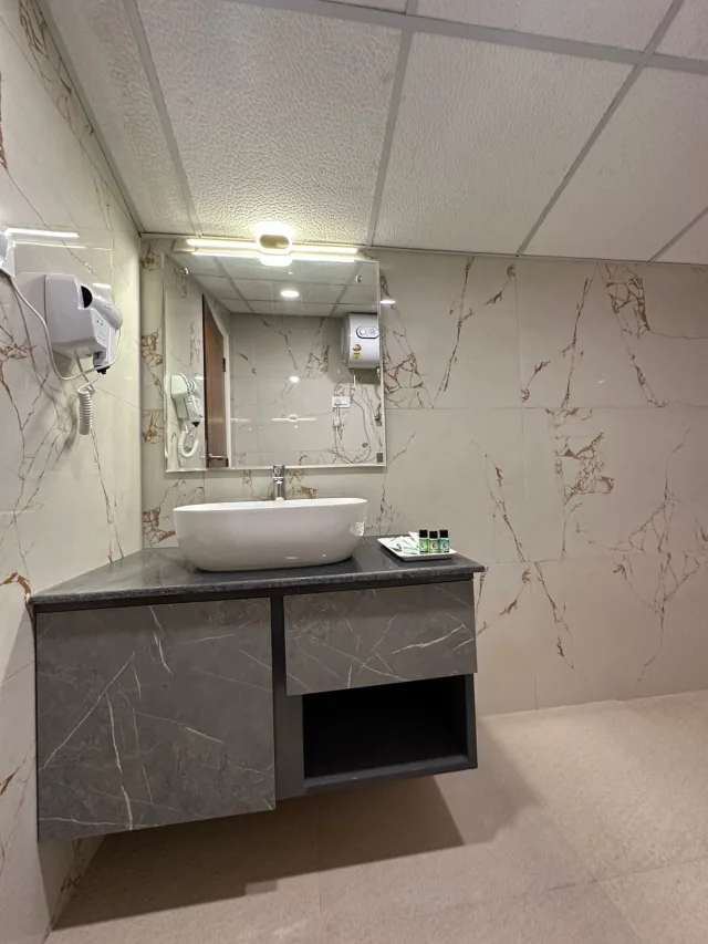 Hotel Luxe Haven Residency photo 5