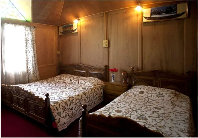 Bamboo Houseboat photo 6