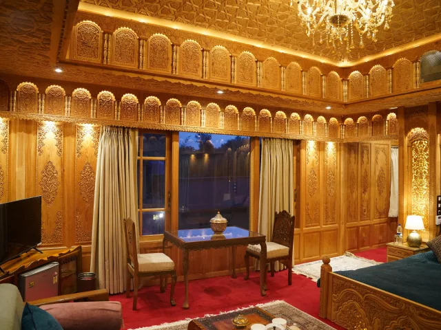 Kashmir Houseboats (Weather, Wangnoo, Inshallah & Harmukh) photo 5