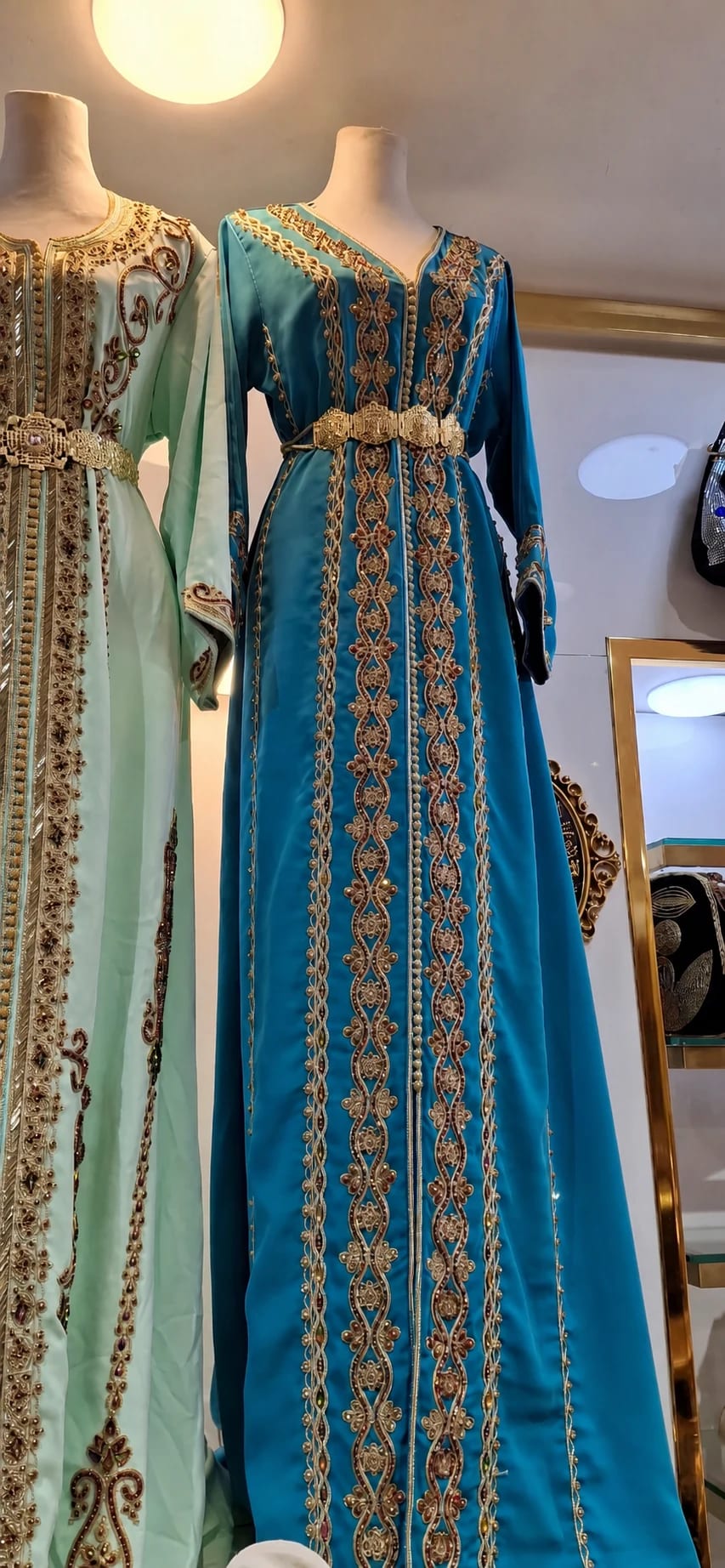 dk-063 — قفطان بتطريز أرابيسك