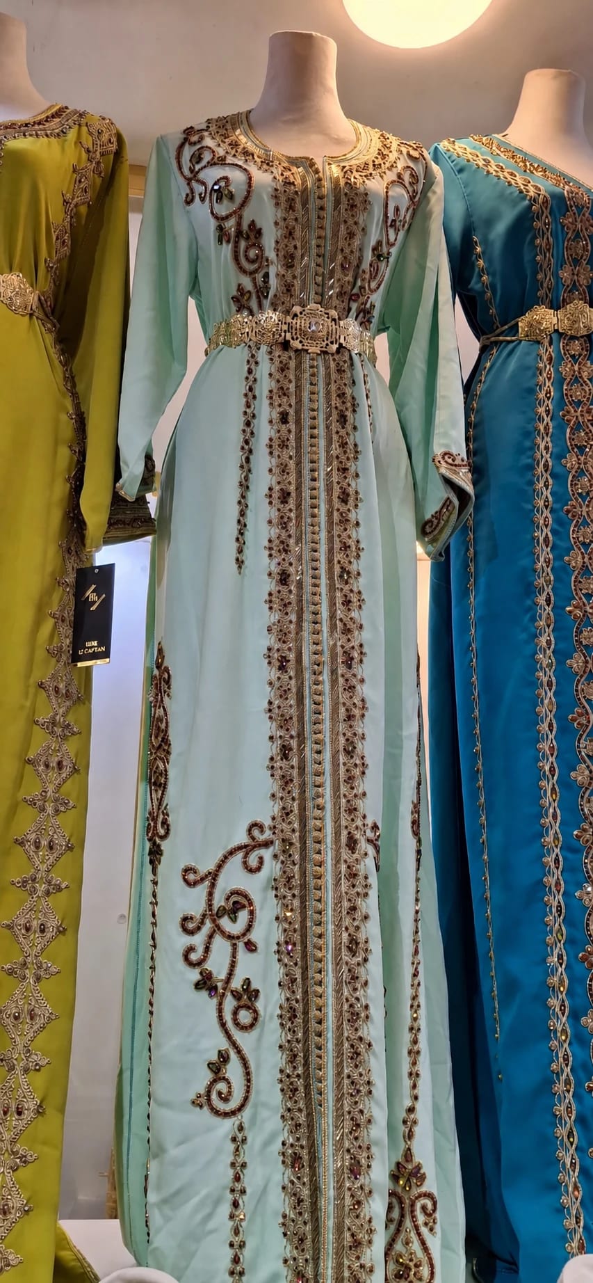dk-066 — قفطان بتطريز