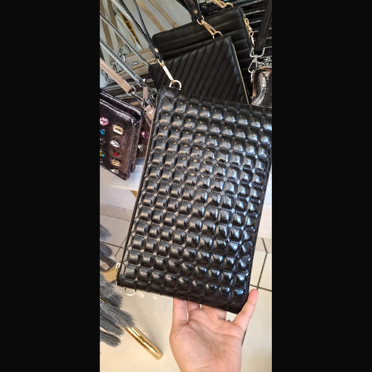 pc-020 — حقيبة كروس بتصميم مبطن