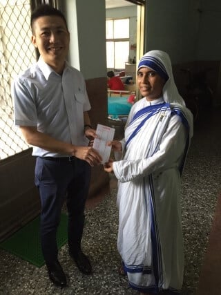 精奕興業關懷貧病窮困的孤苦老人