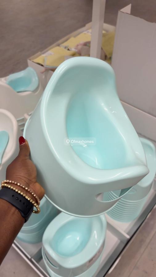 Children’s potty, turquoise 28,500 per pc A natural first step when it’s time to wean off diapers and train your child t