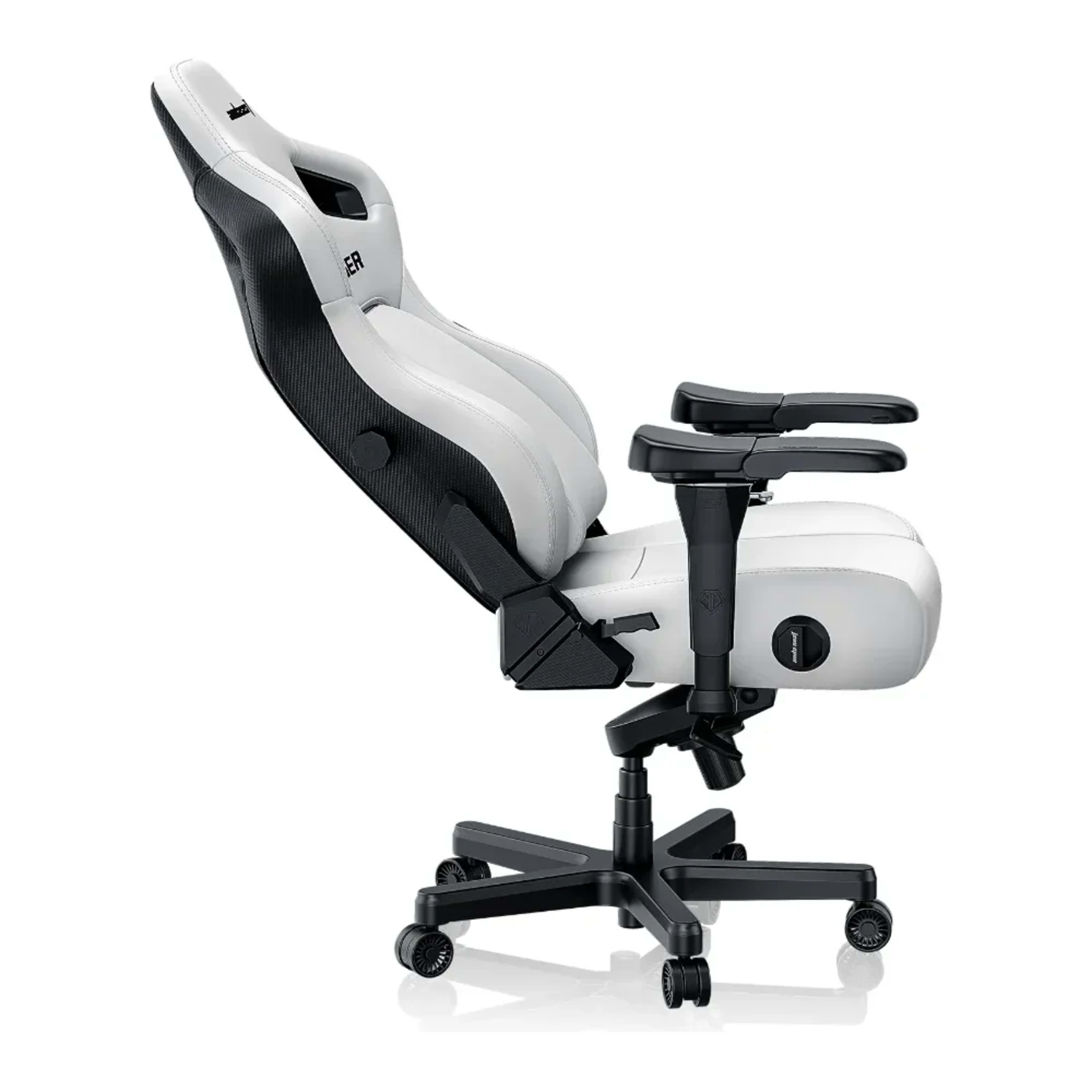 KAISER 4 XL (CLOWDY WHITE) - Main Image KAISER 4 XL (CLOWDY WHITE) - Main Image