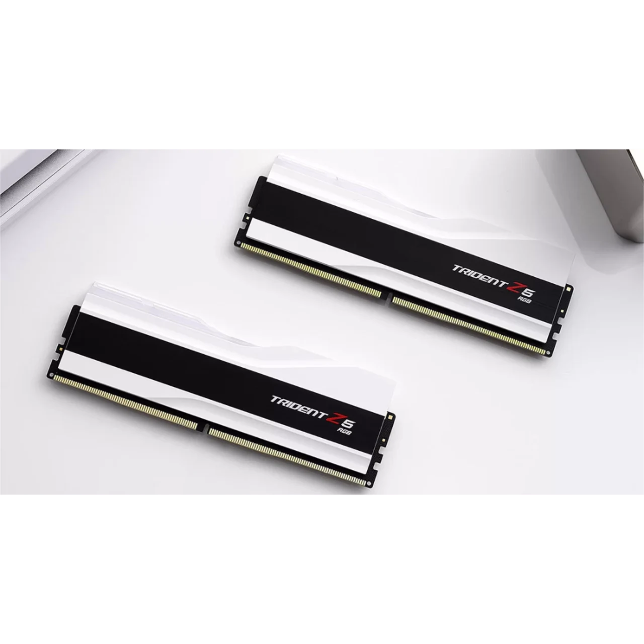 32GB (16x2) KIT 6000mhz TRIDENT Z5 NEO (AMD) RGB WHITE 5 32GB (16x2) KIT 6000mhz TRIDENT Z5 NEO (AMD) RGB WHITE thumbnail 5