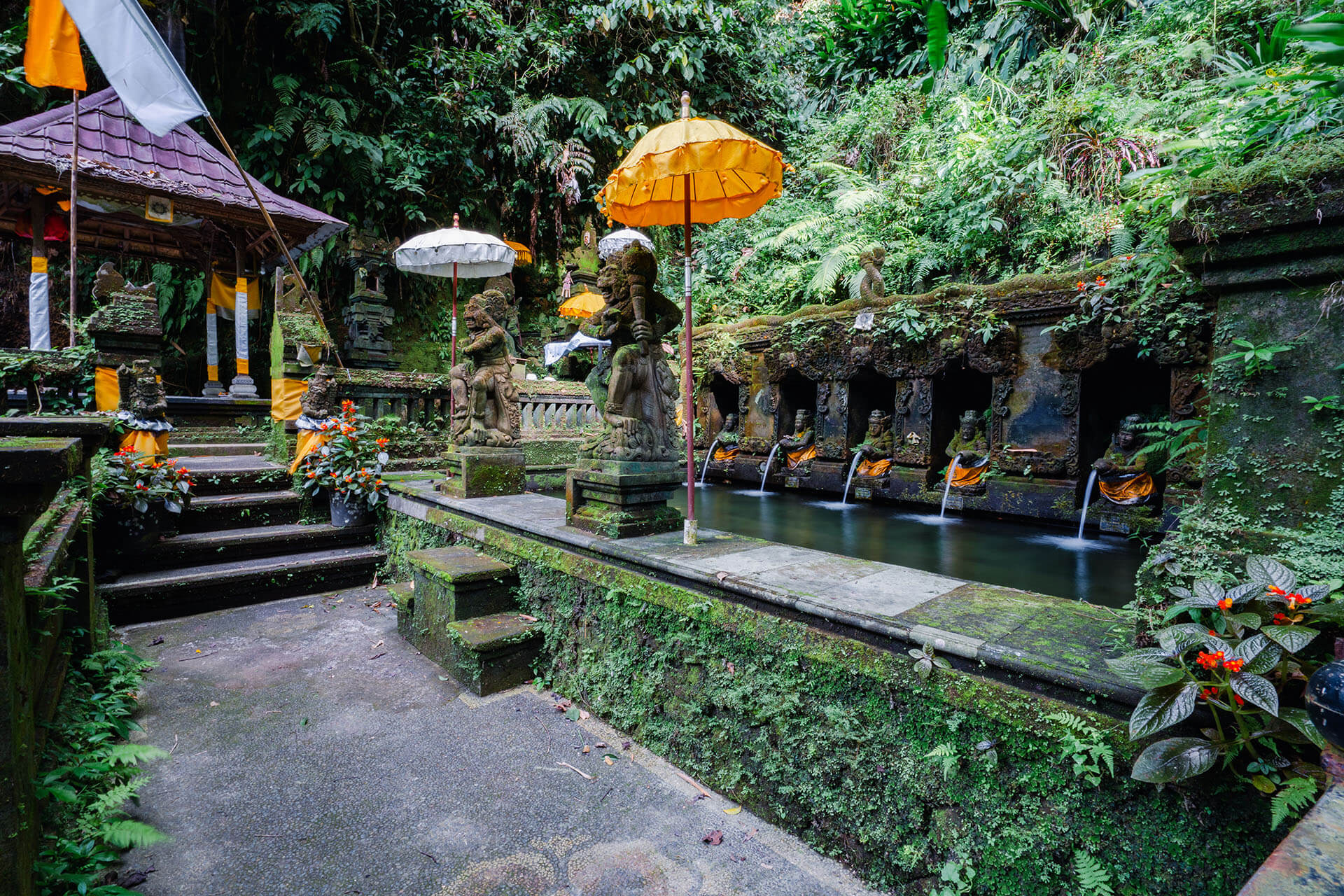 Pura Tirta Tadah Uwuk thumbnail