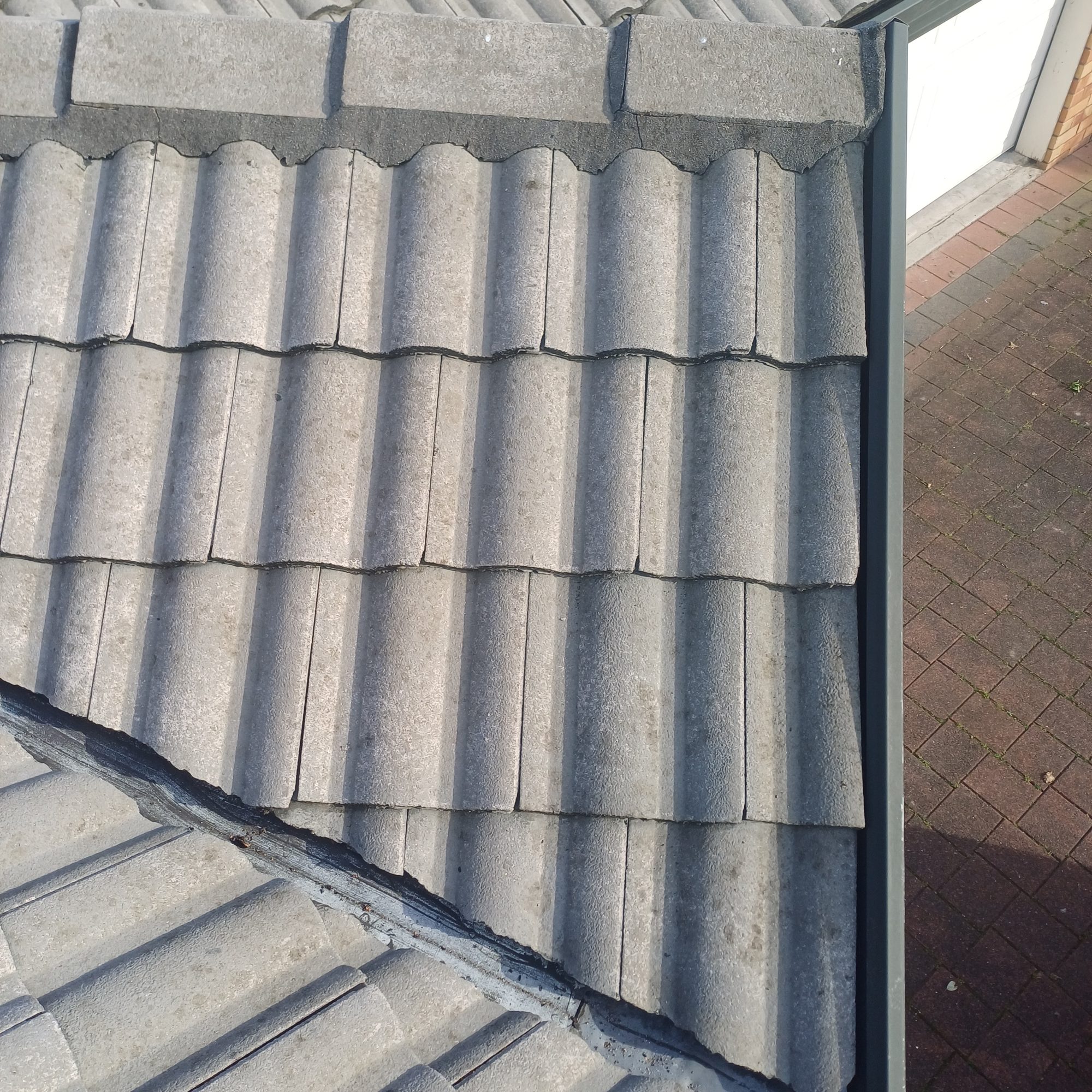cracked ridge pointing