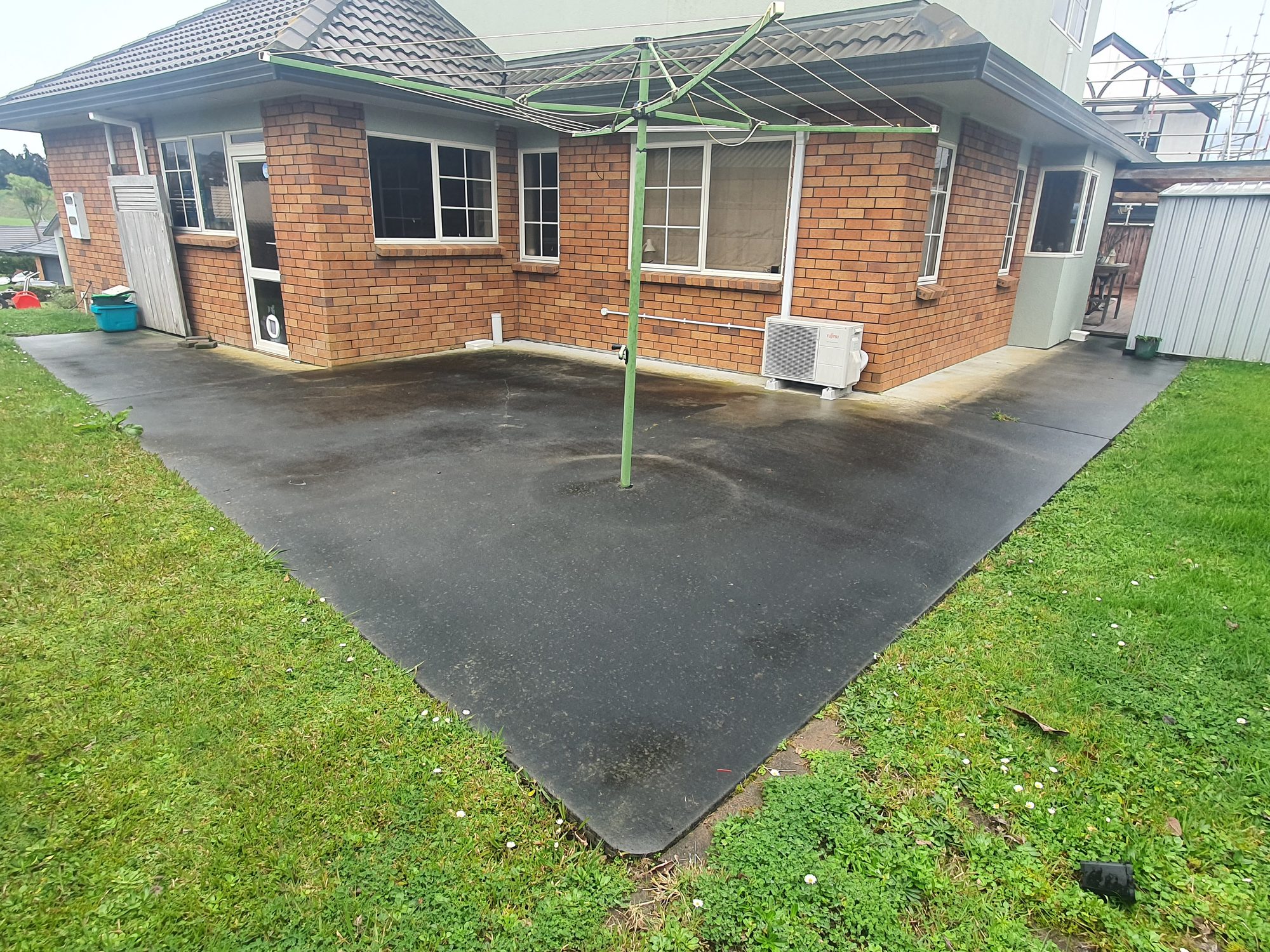 dirty gutters/tiles