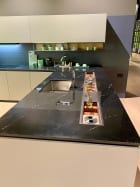 Cucina moderna con penisola — foto 8