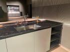Cucina moderna con penisola — foto 10