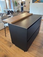Isola moderna nero opaco e rovere — foto 2