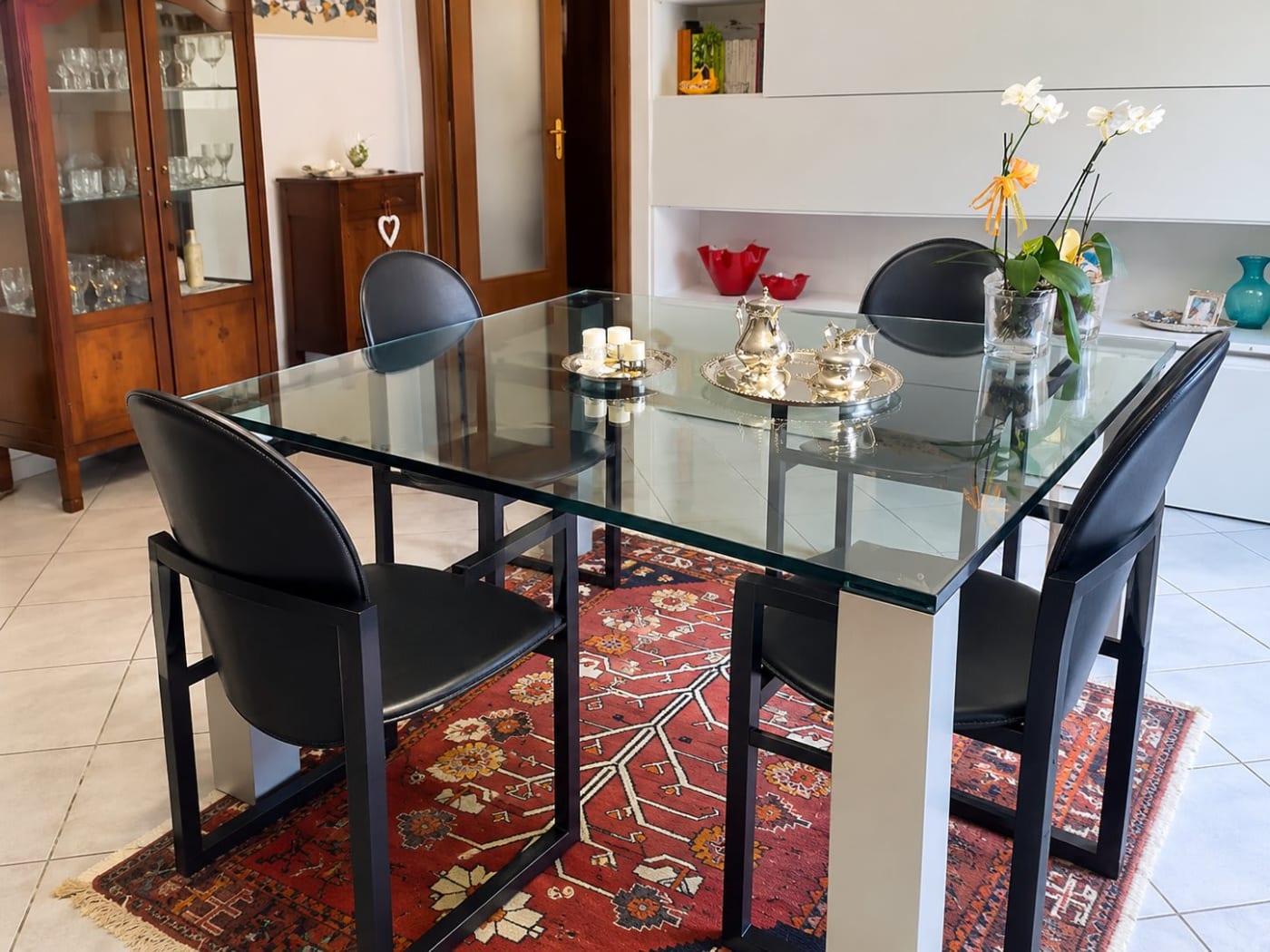Tavolo da pranzo + 4 sedie