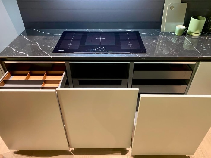 Cucina moderna con penisola