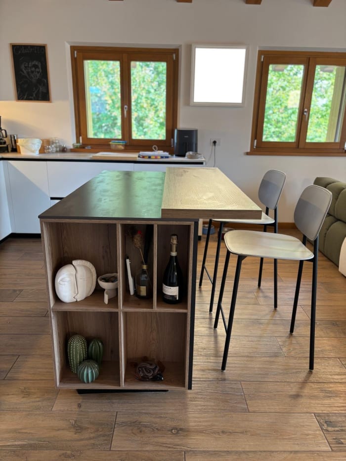 Isola moderna nero opaco e rovere