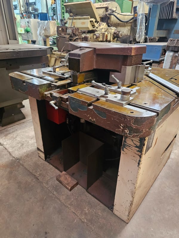 Wasino Make Notching Corner Cutting and Punching Machine