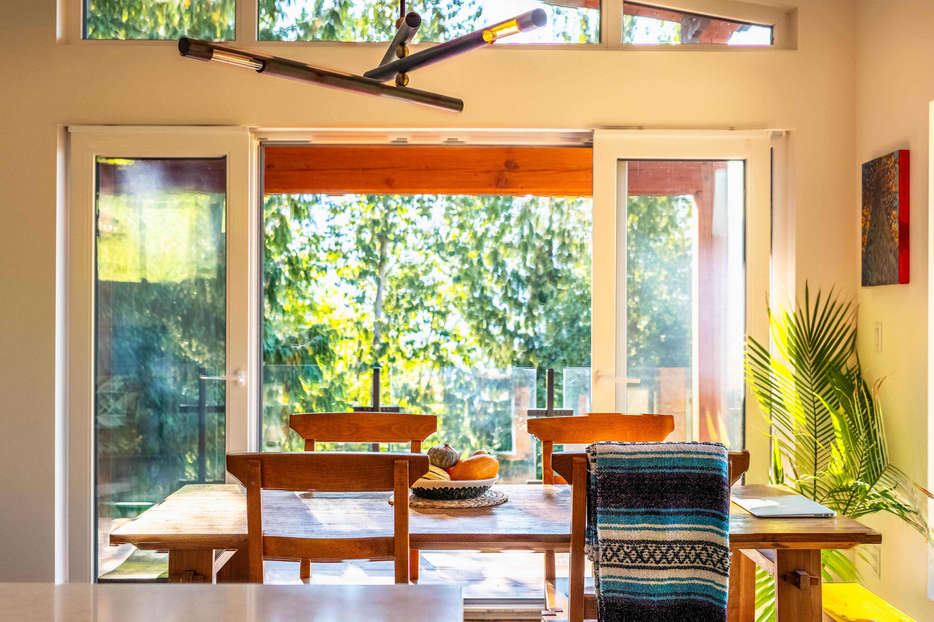 Dining area at 1409 Ash Street