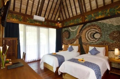 Brand new joglo villa with beautiful jungle view - Thumbnail 5