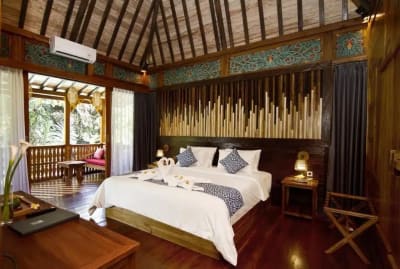 Brand new joglo villa with beautiful jungle view - Thumbnail 2