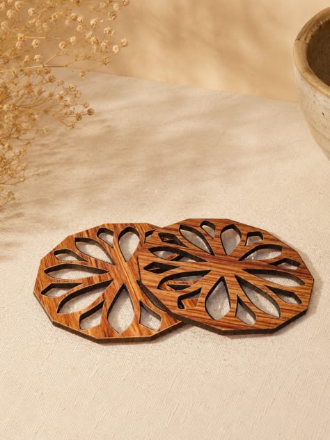 Leaf Pattern Wooden Coasters Set