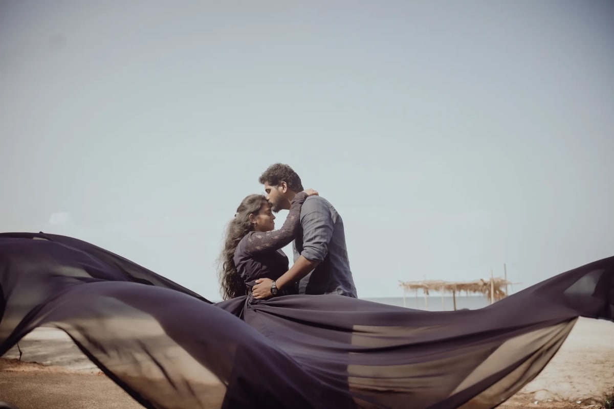 Outdoor Romantic Couple Photography in Madurai