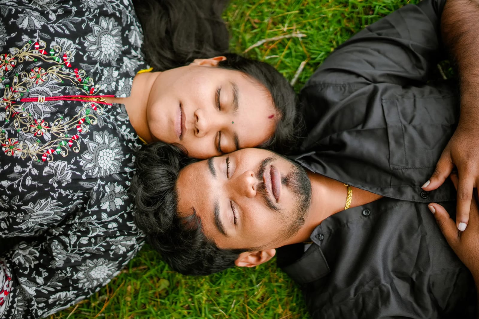 Aravindh & Swetha | Outdoor Couple Photoshoot